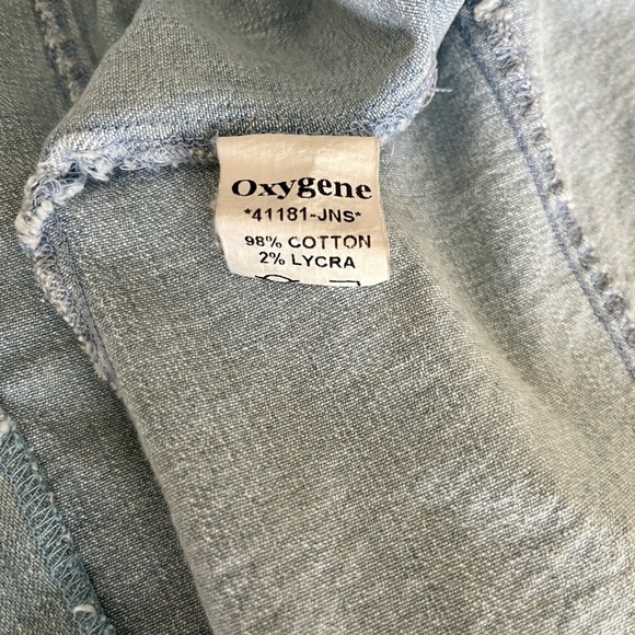 OXYGENE Women’s Light Blue Pockets 2 Button Tapered Fitted Jean Jacket-Size 1/2‎ - Picture 4 of 6